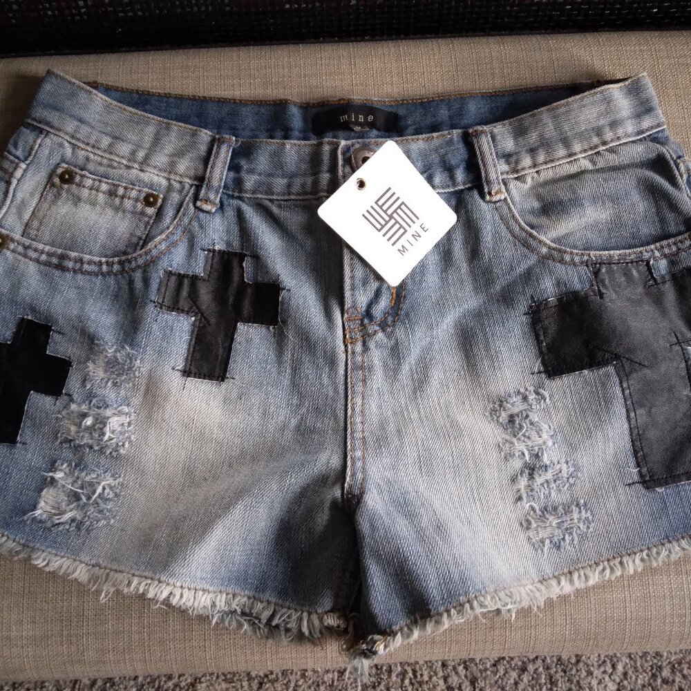 SUPER NICE JEANS SHORTS BY: MINE SIZE: M